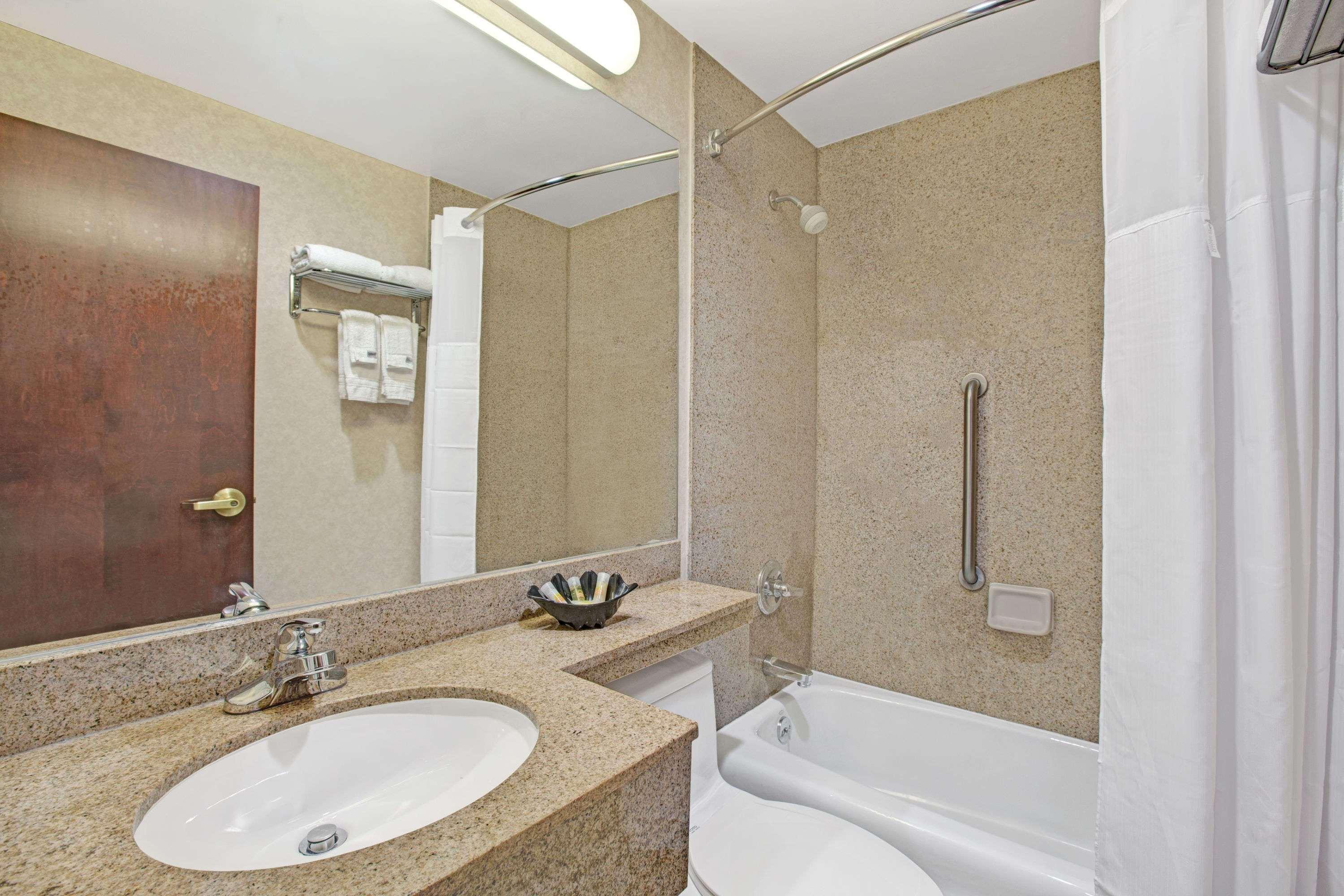 ניו יורק Days Inn By Wyndham Jamaica / Jfk Airport מראה חיצוני תמונה