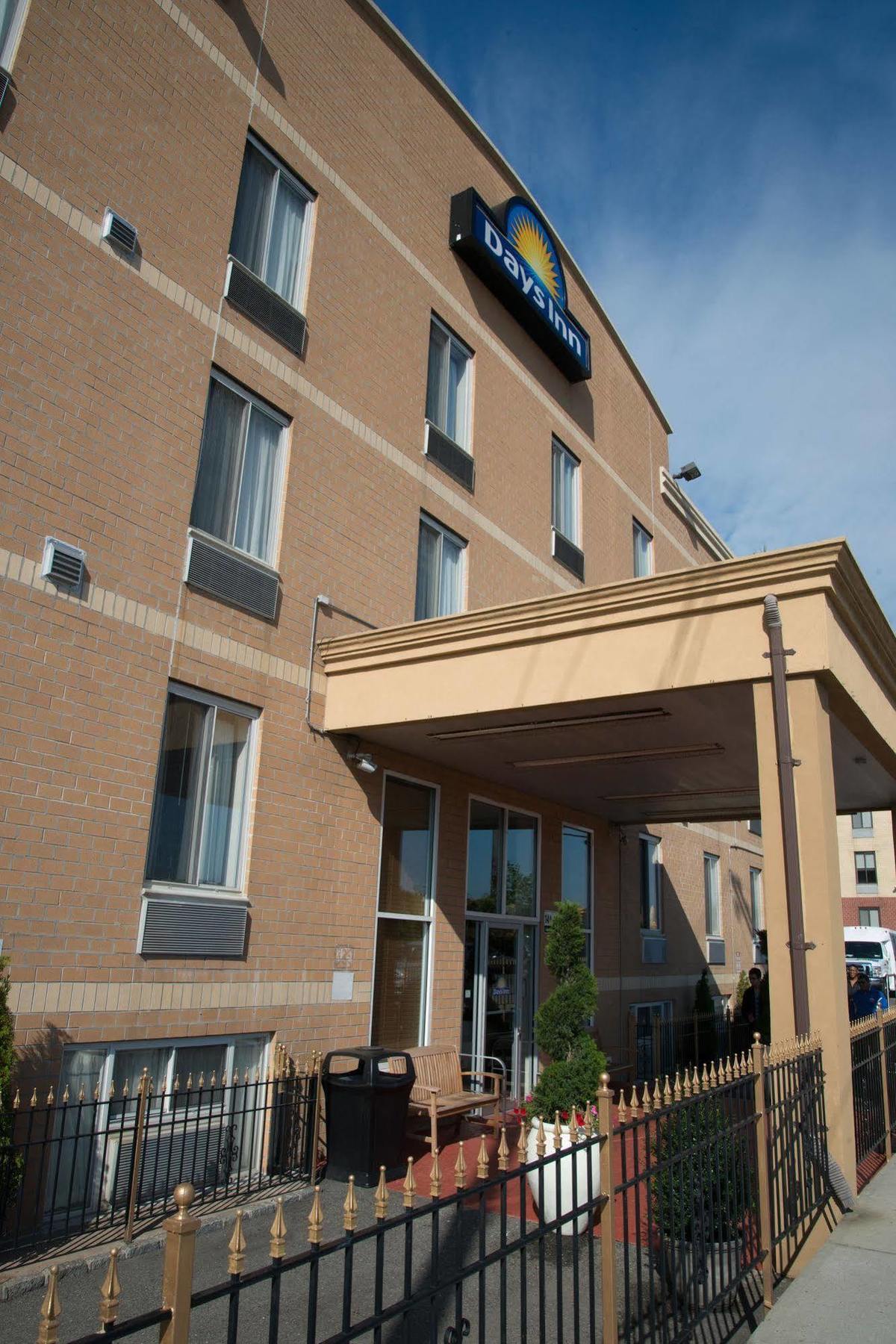 ניו יורק Days Inn By Wyndham Jamaica / Jfk Airport מראה חיצוני תמונה