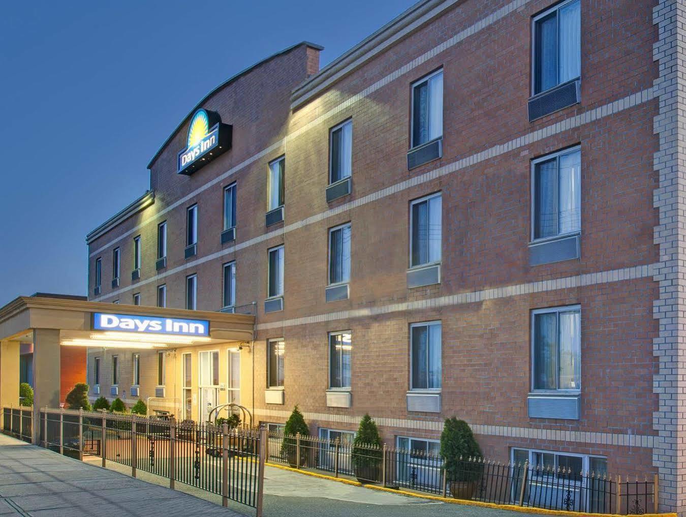 ניו יורק Days Inn By Wyndham Jamaica / Jfk Airport מראה חיצוני תמונה